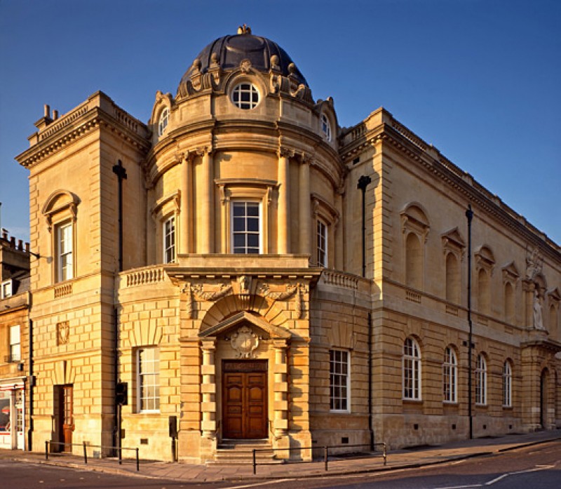 Victoria Art Gallery in Bath city centre