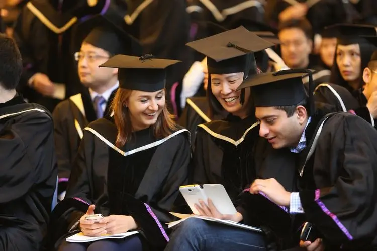 graduation ceremony pictures