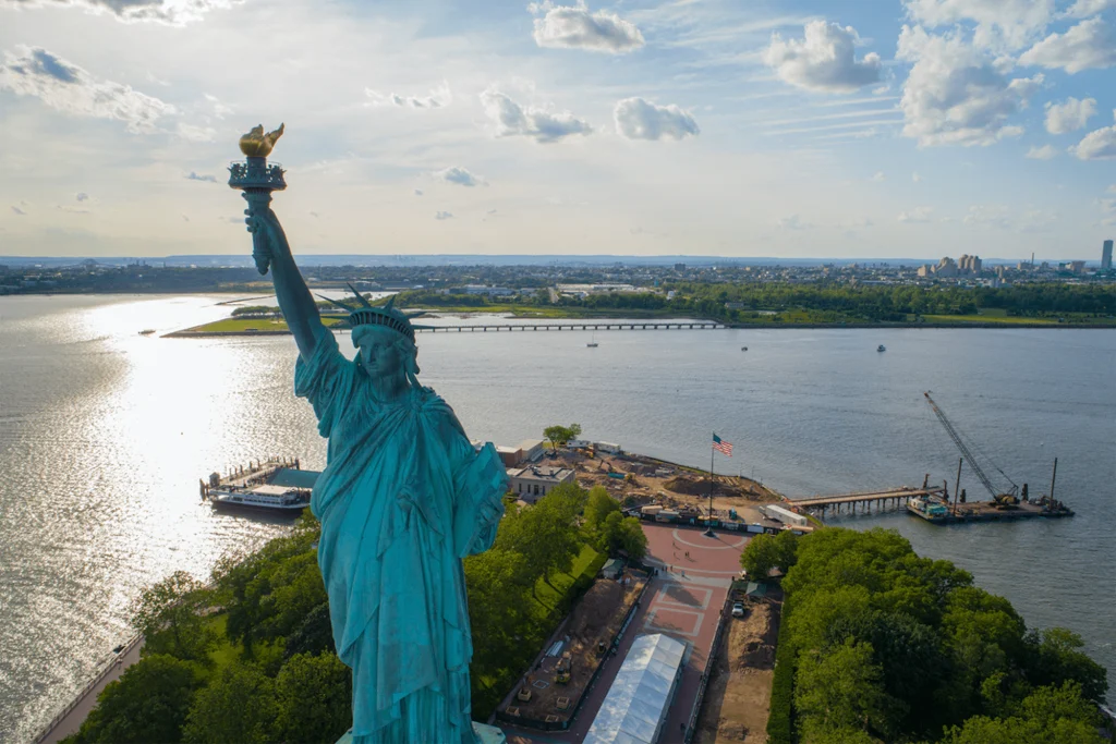 places to visit in New Jersey Statue