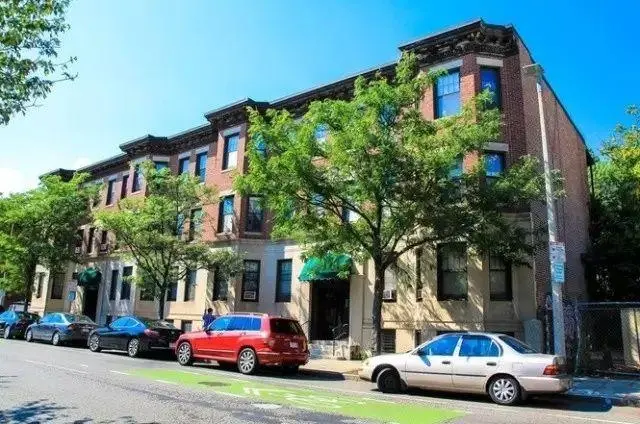 Commonwealth Ave housing