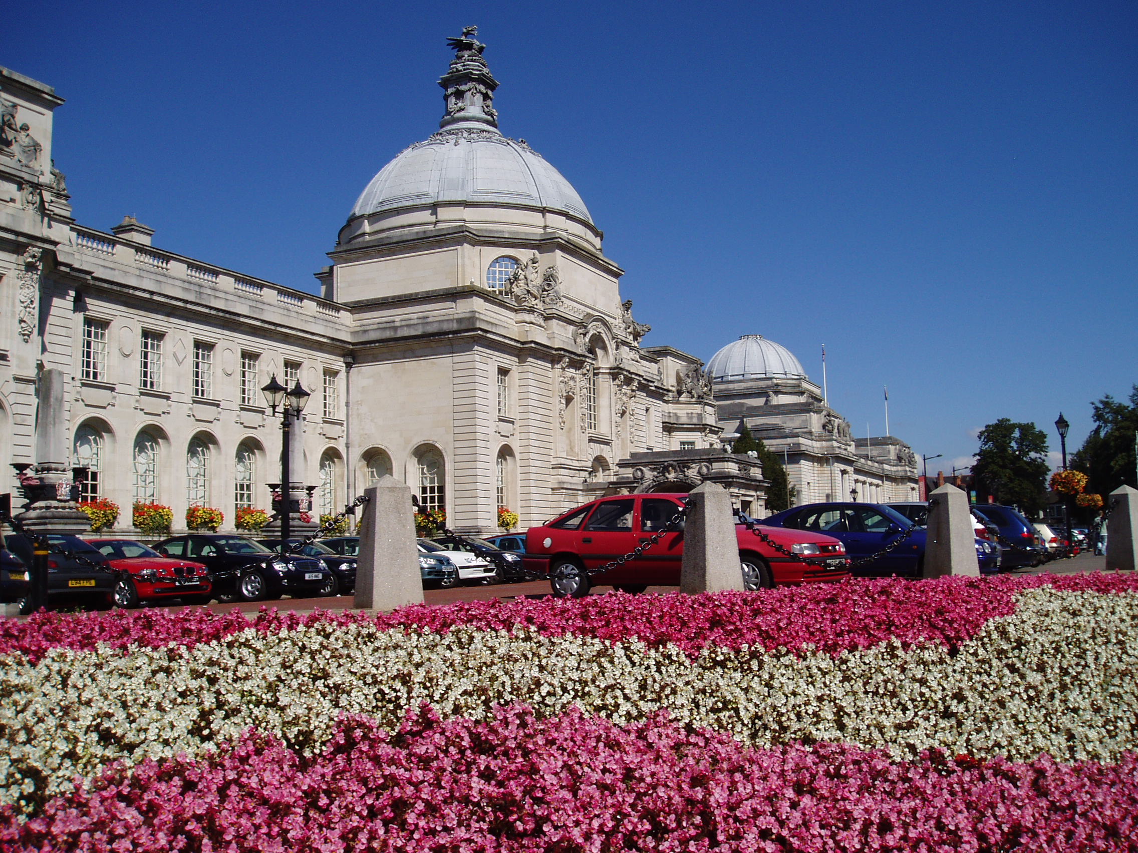 cardiff city hall