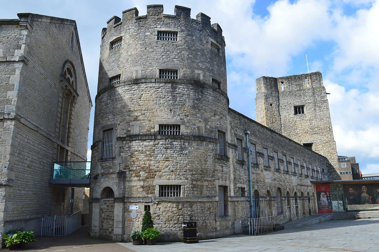 things to do in oxford: oxford castle & prison
