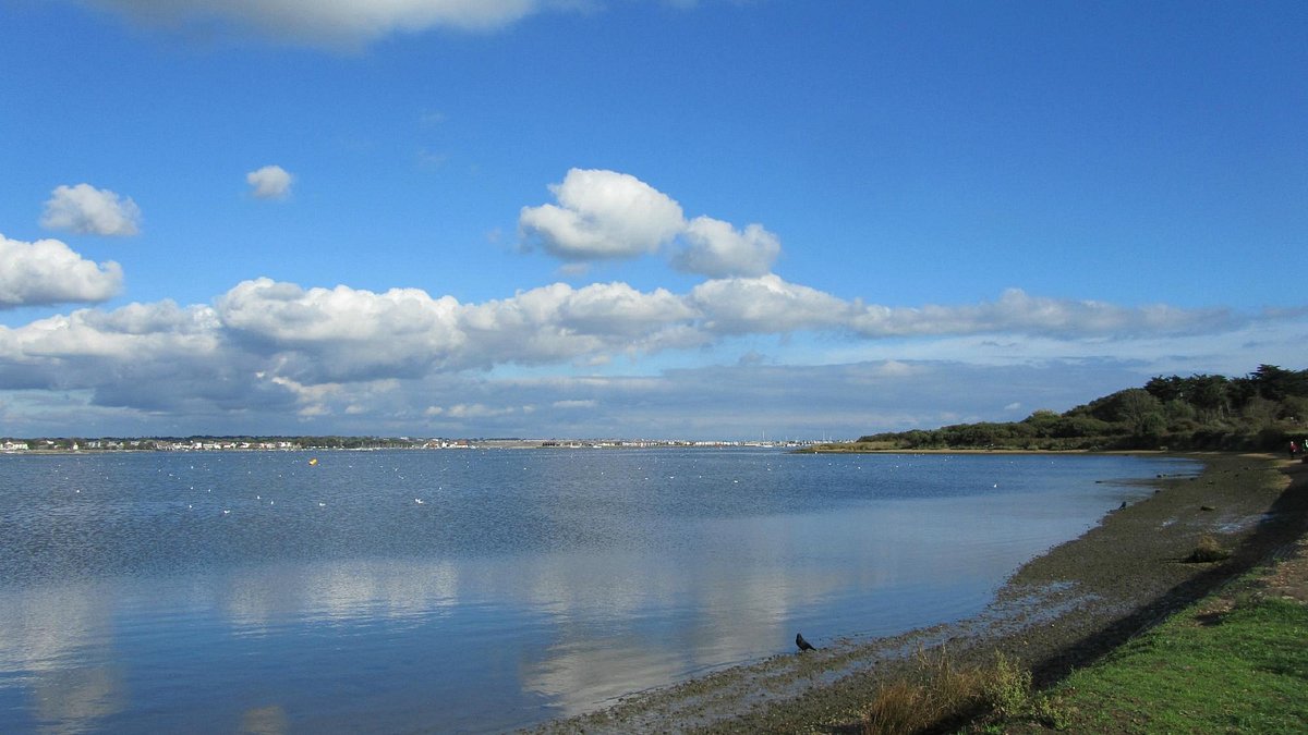 places to visit in bournemouth: hengistbury head