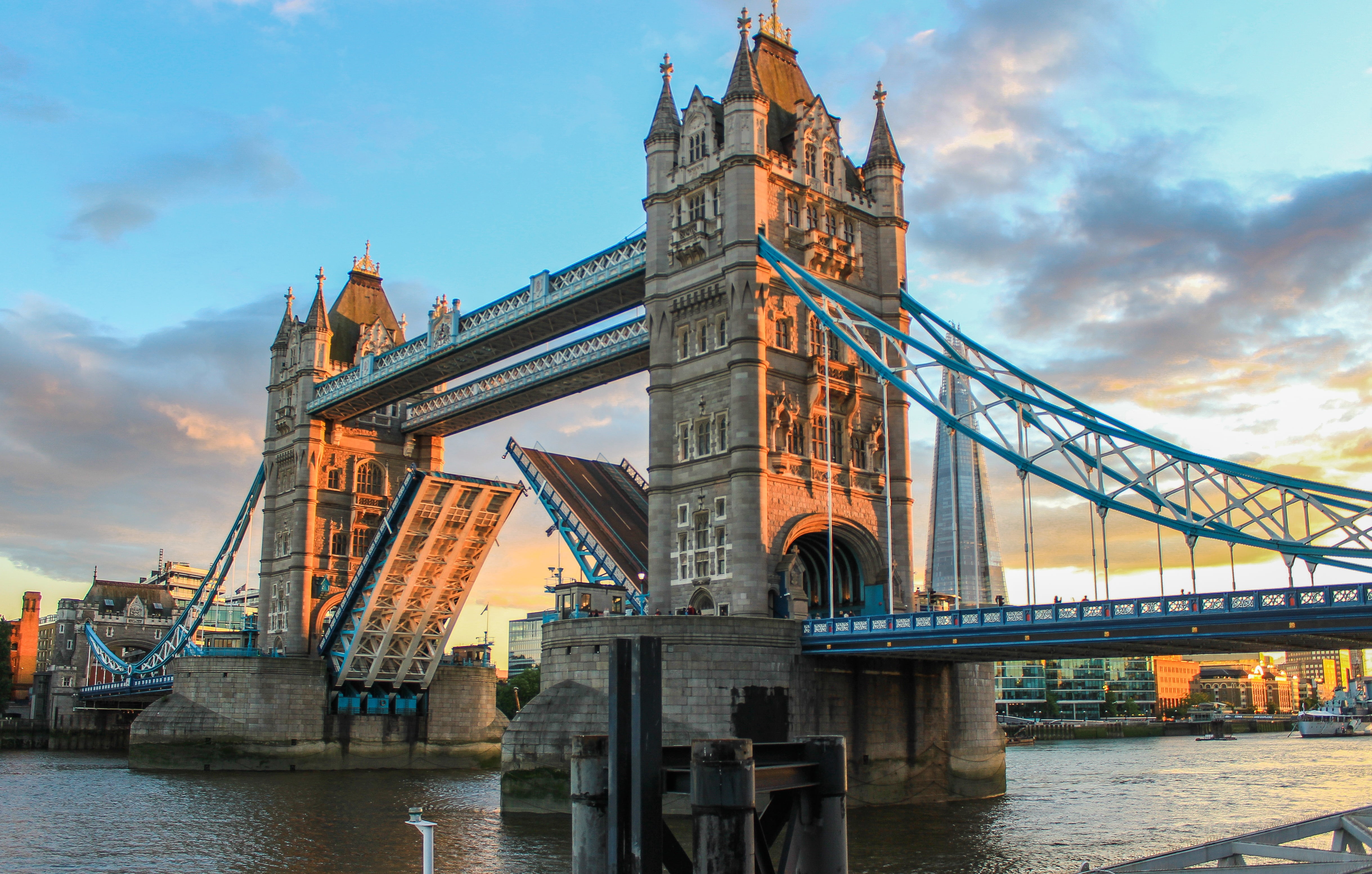 tower bridge in london