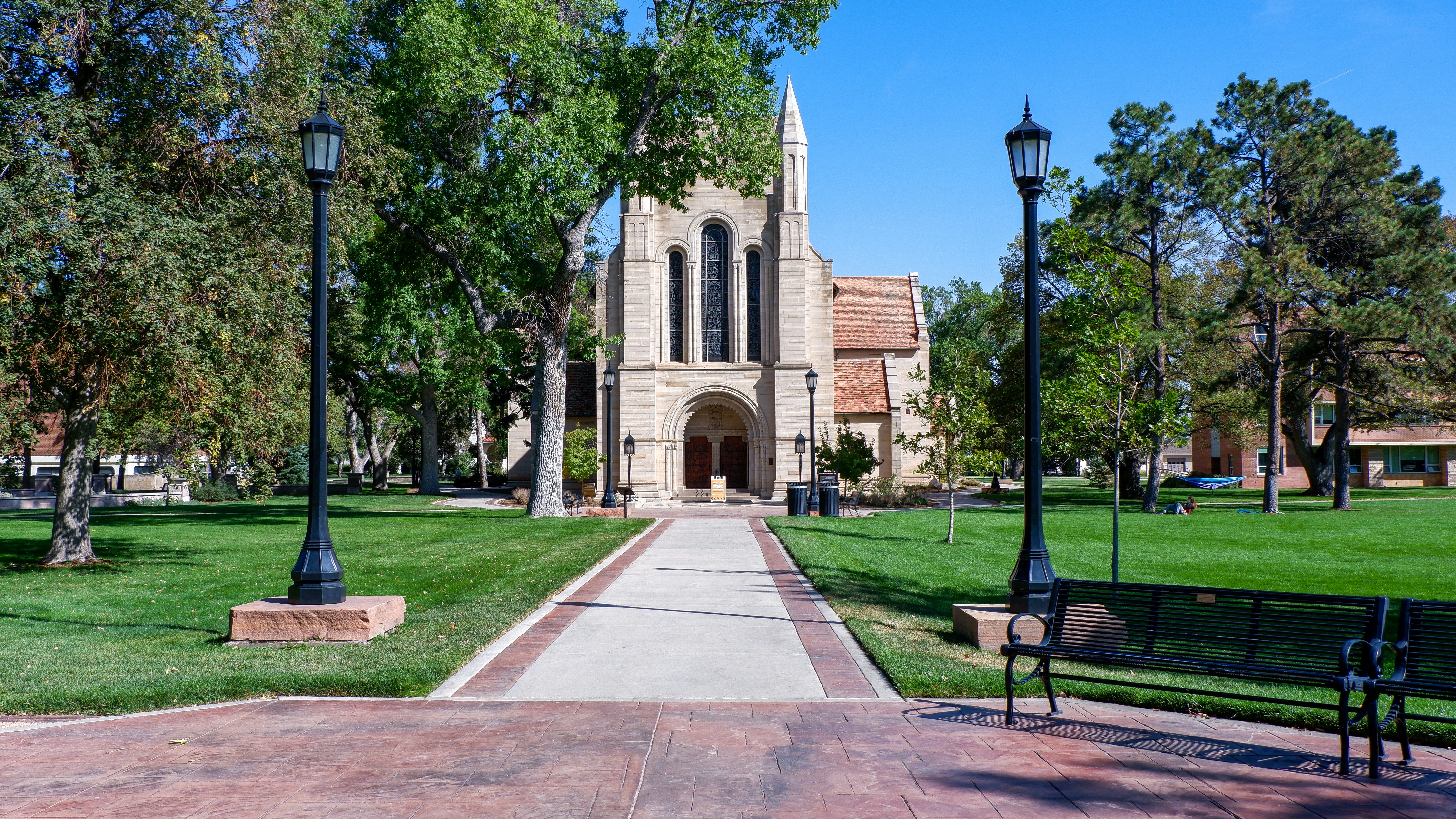 beautiful campus of colleges with the wealthiest students