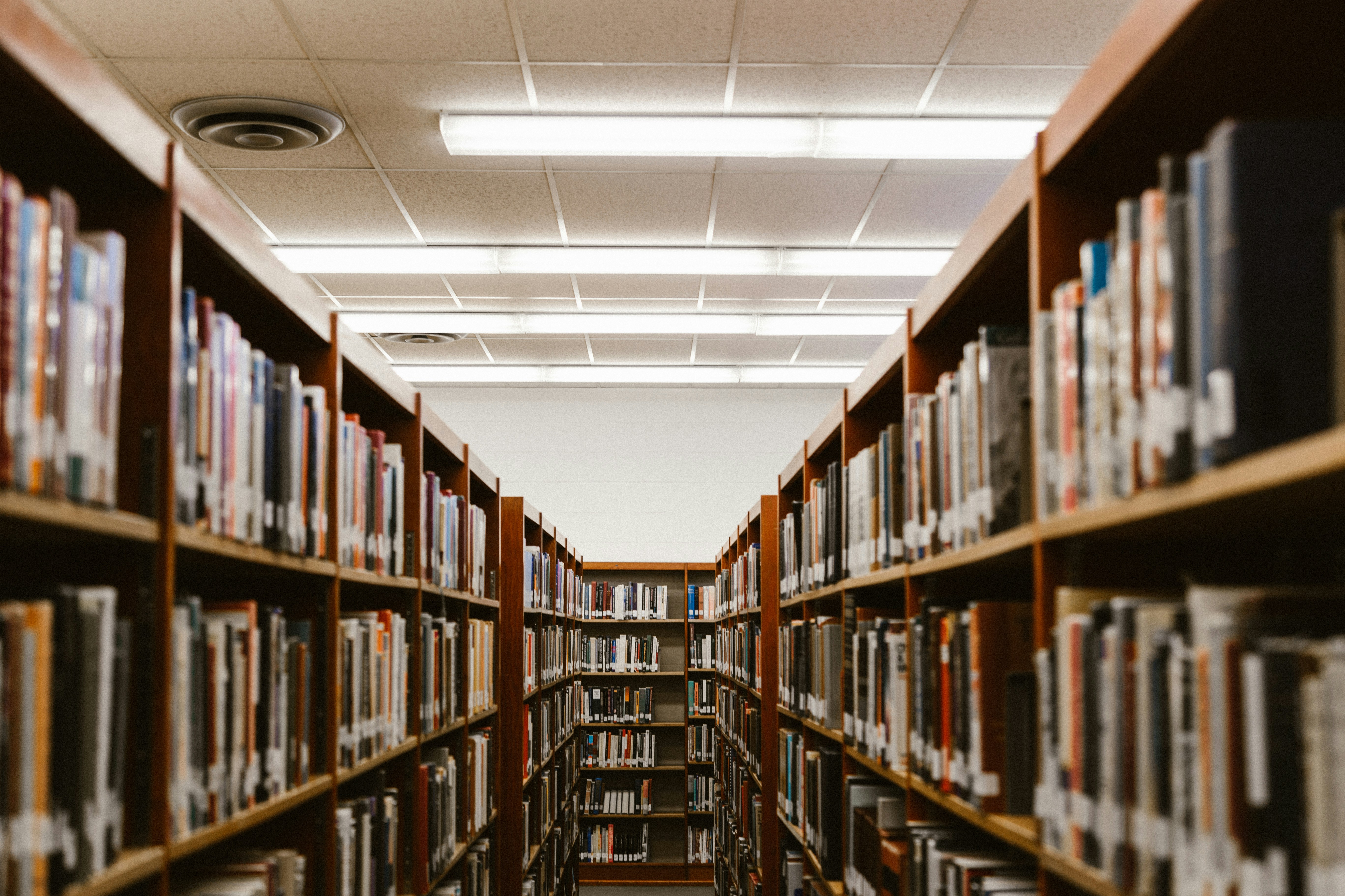 library of colleges with the wealthiest students