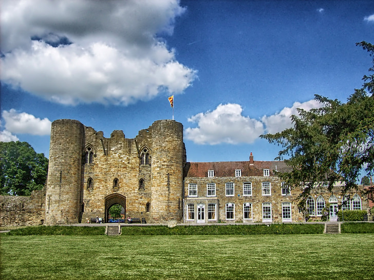 best places to live in kent -- tonbridge castle