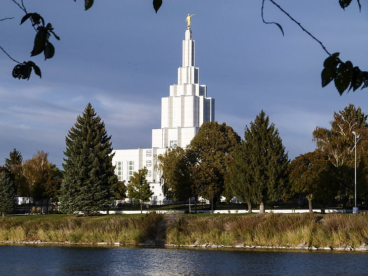 mormon temple building idaho falls