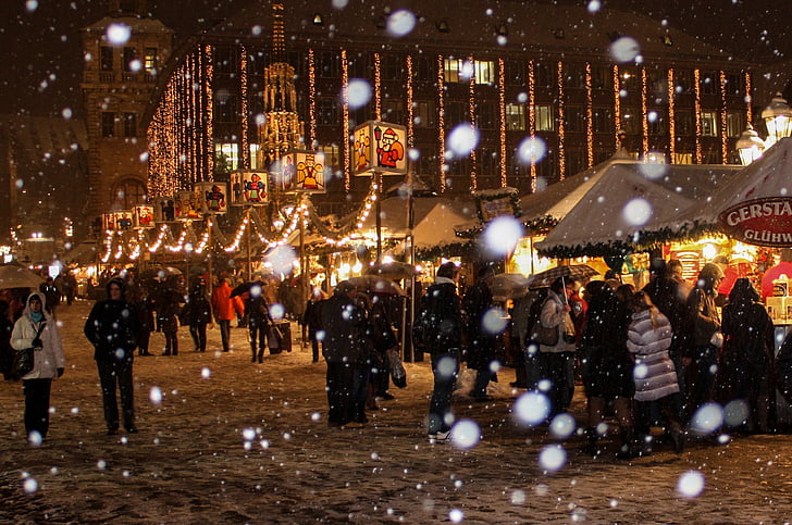 snow-winter-christmas-market