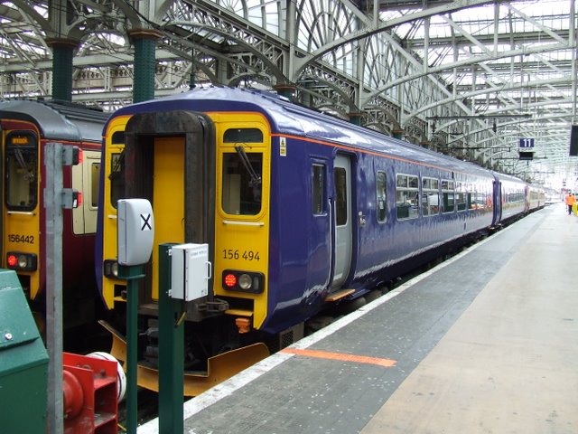 train from Glasgow to Edinburgh