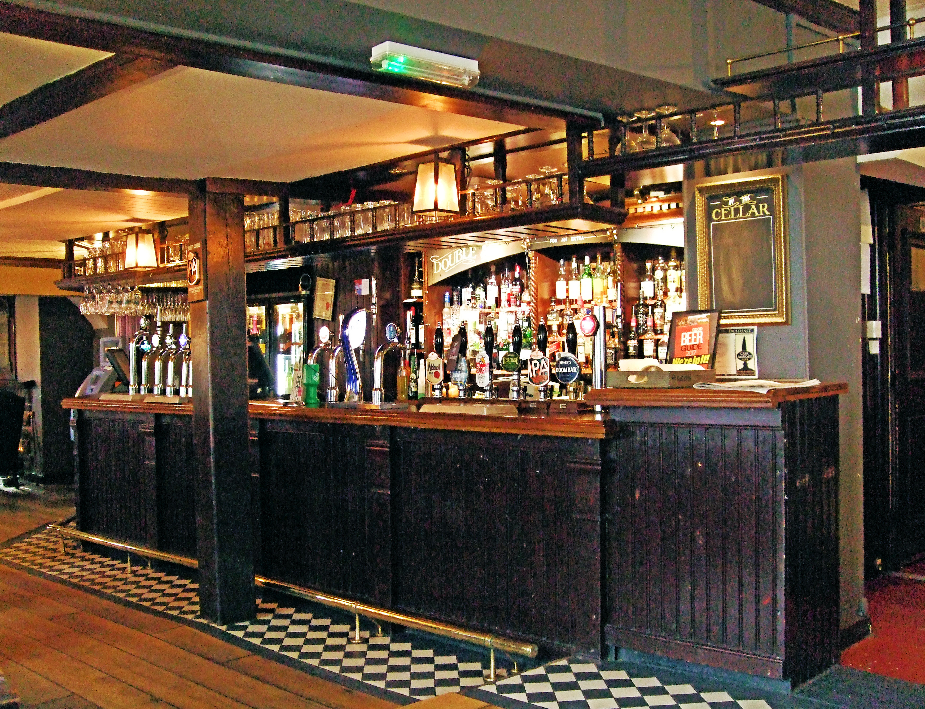 Royal Park Pub & Cellars