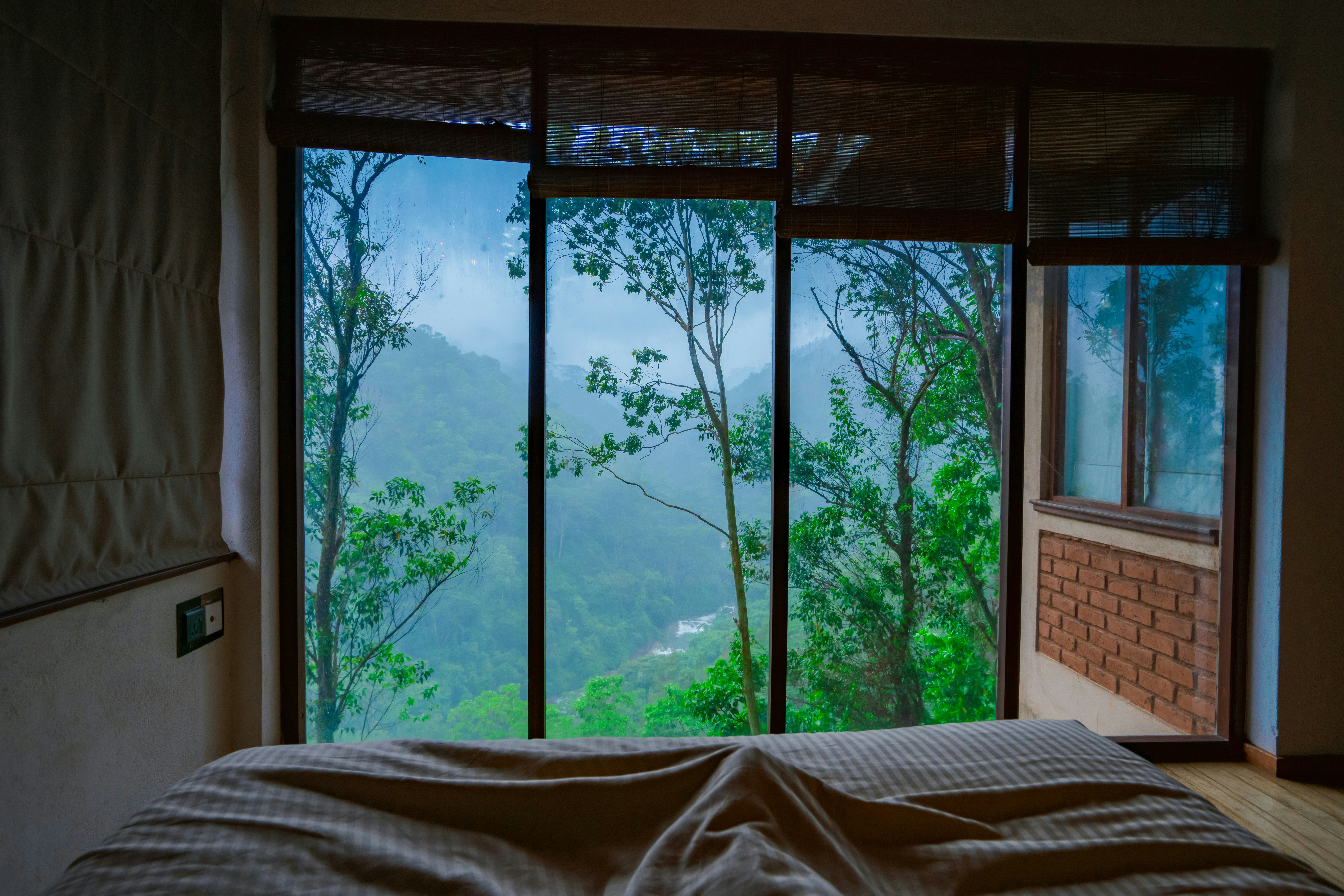 a bedroom on the mountain
