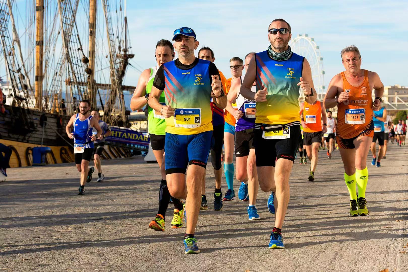 people running in the running route in London