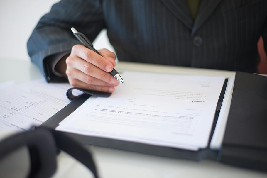 contract-signing