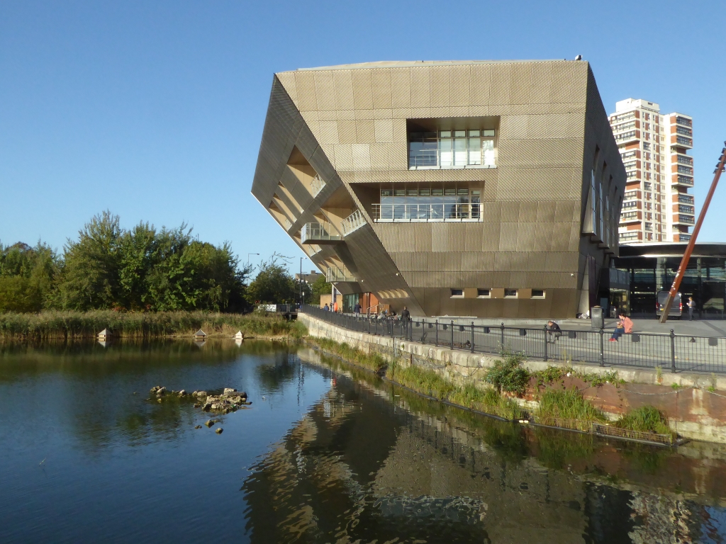 Canada Water Library outside