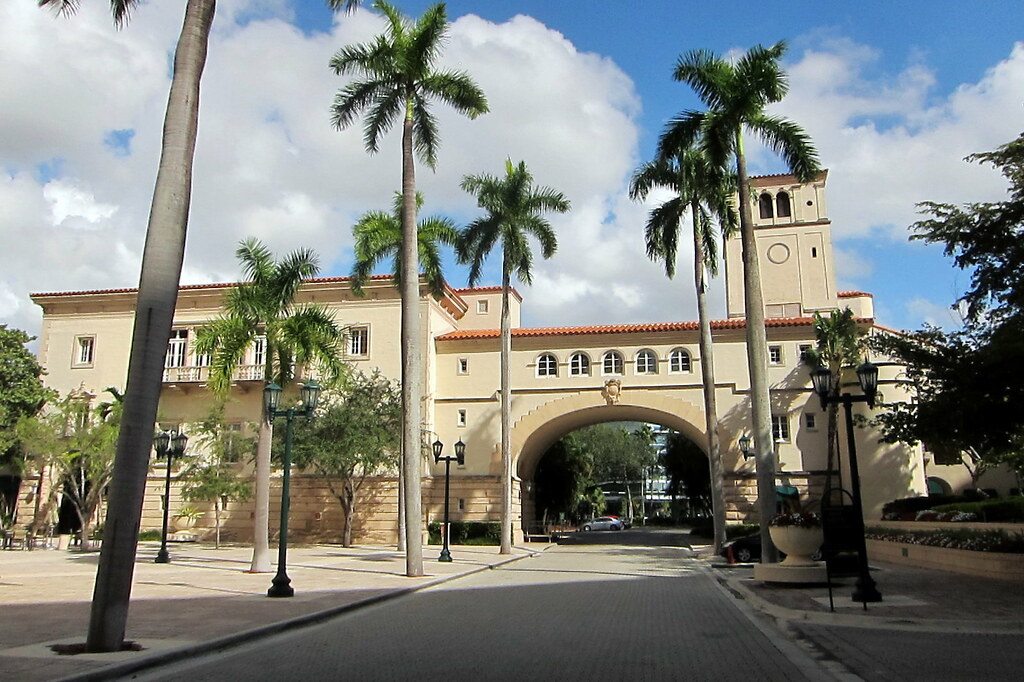 safest neighborhoods in miami