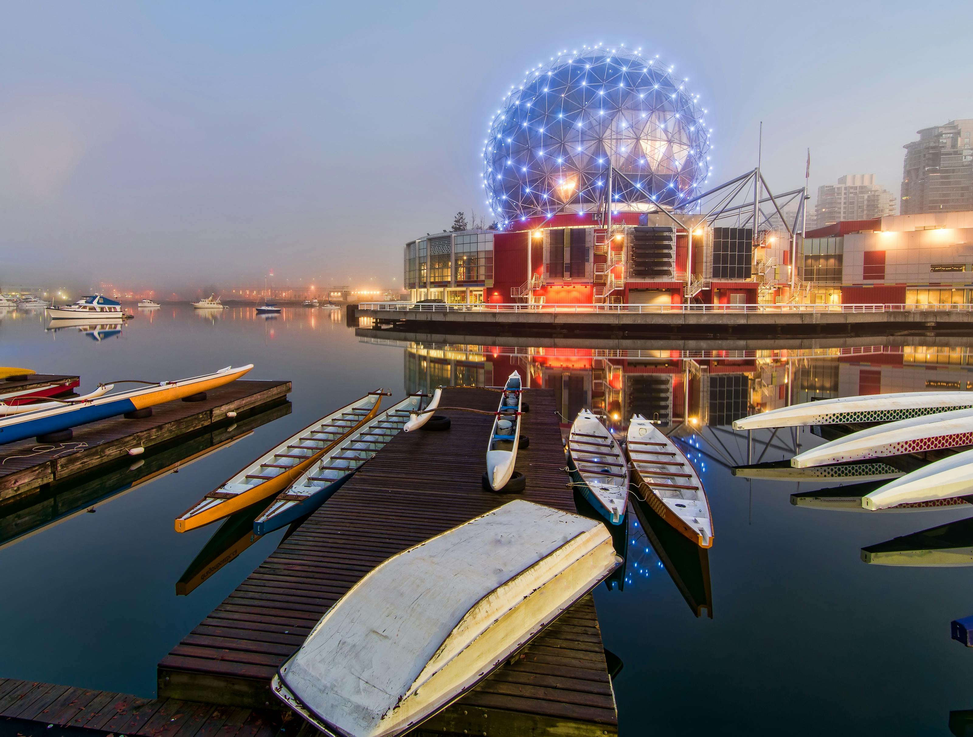 best-cities-to-travel-canada-vancouver-night