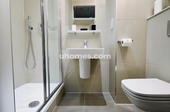 en suite bathroom feature in student accommodation