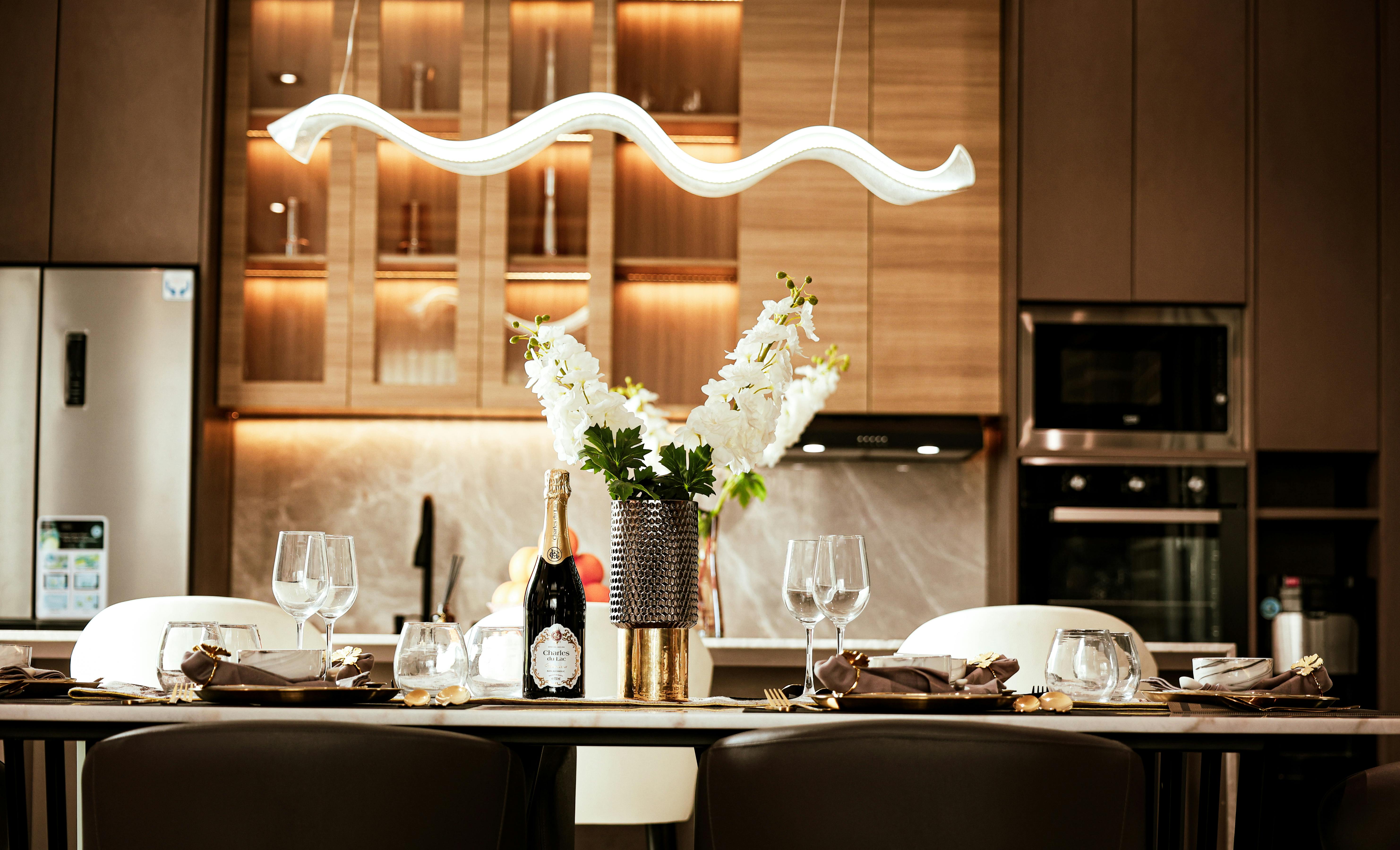 multifunctional dining space, studio apartment layout