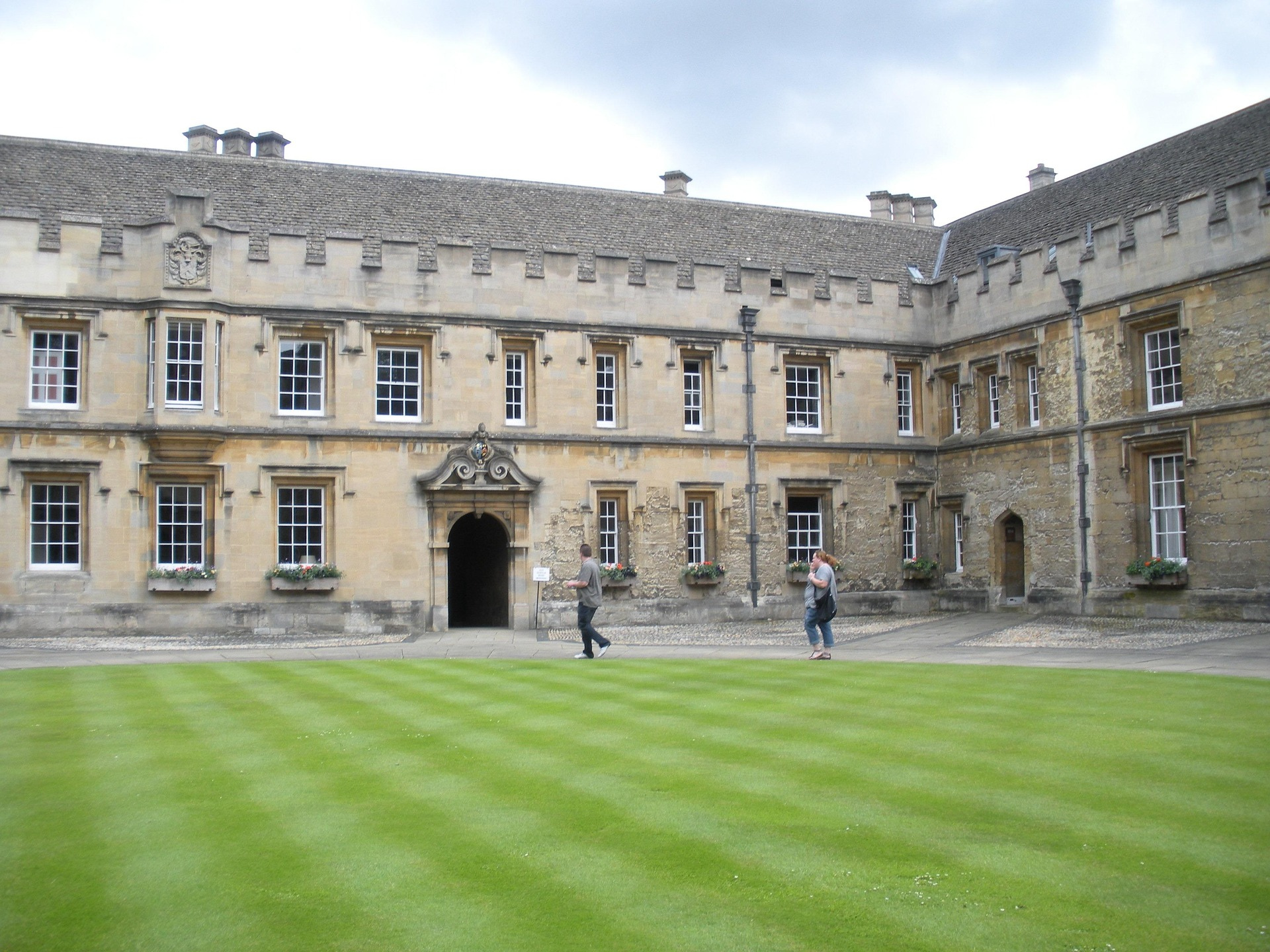 how to pay accommodation at university