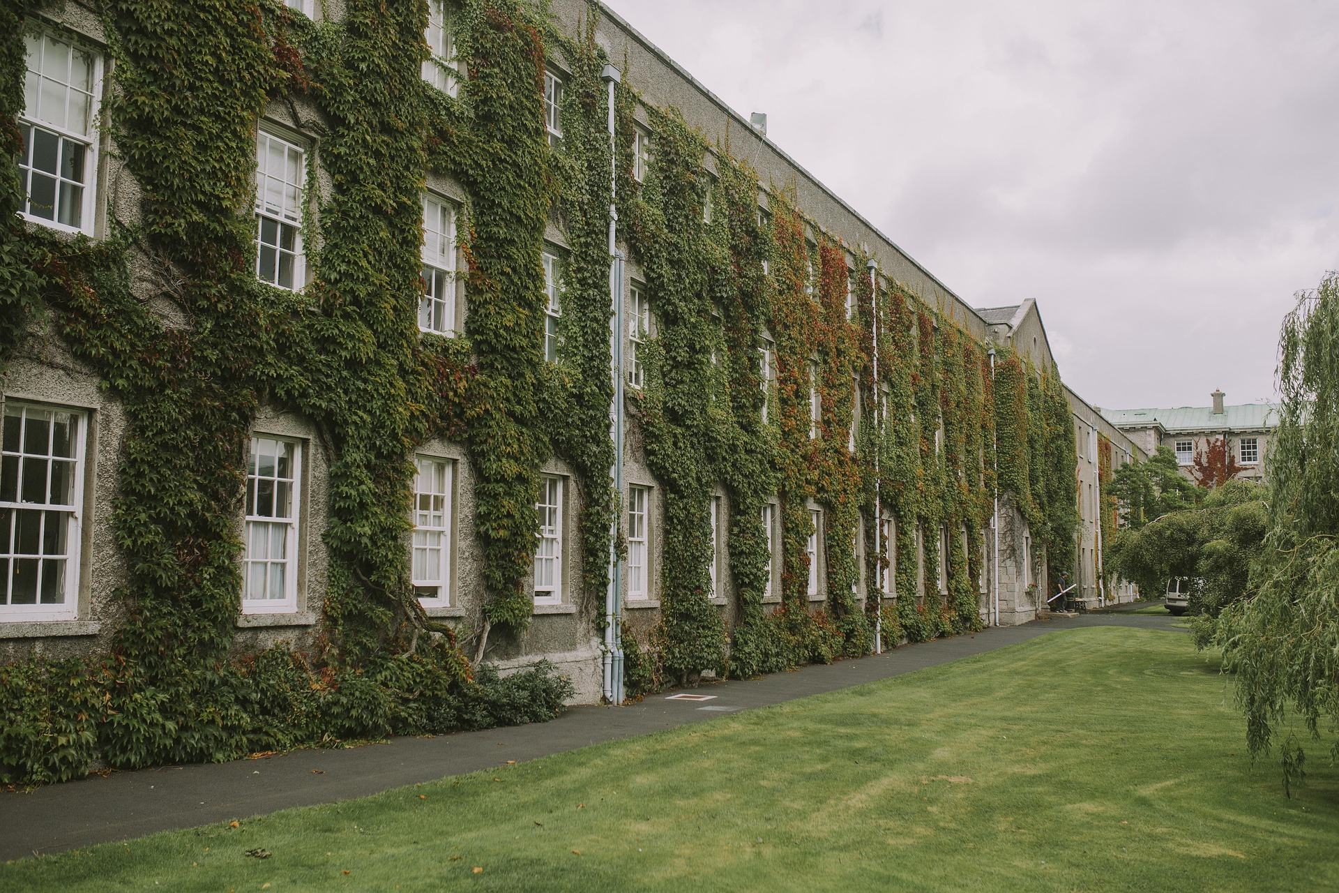 how to pay accommodation at university