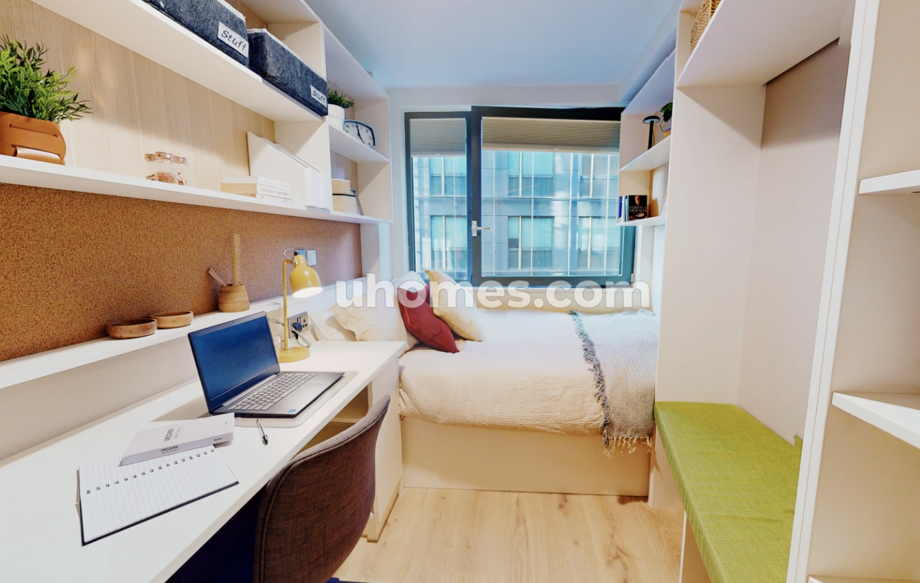 iQ Paris Gardens in London Zone 1