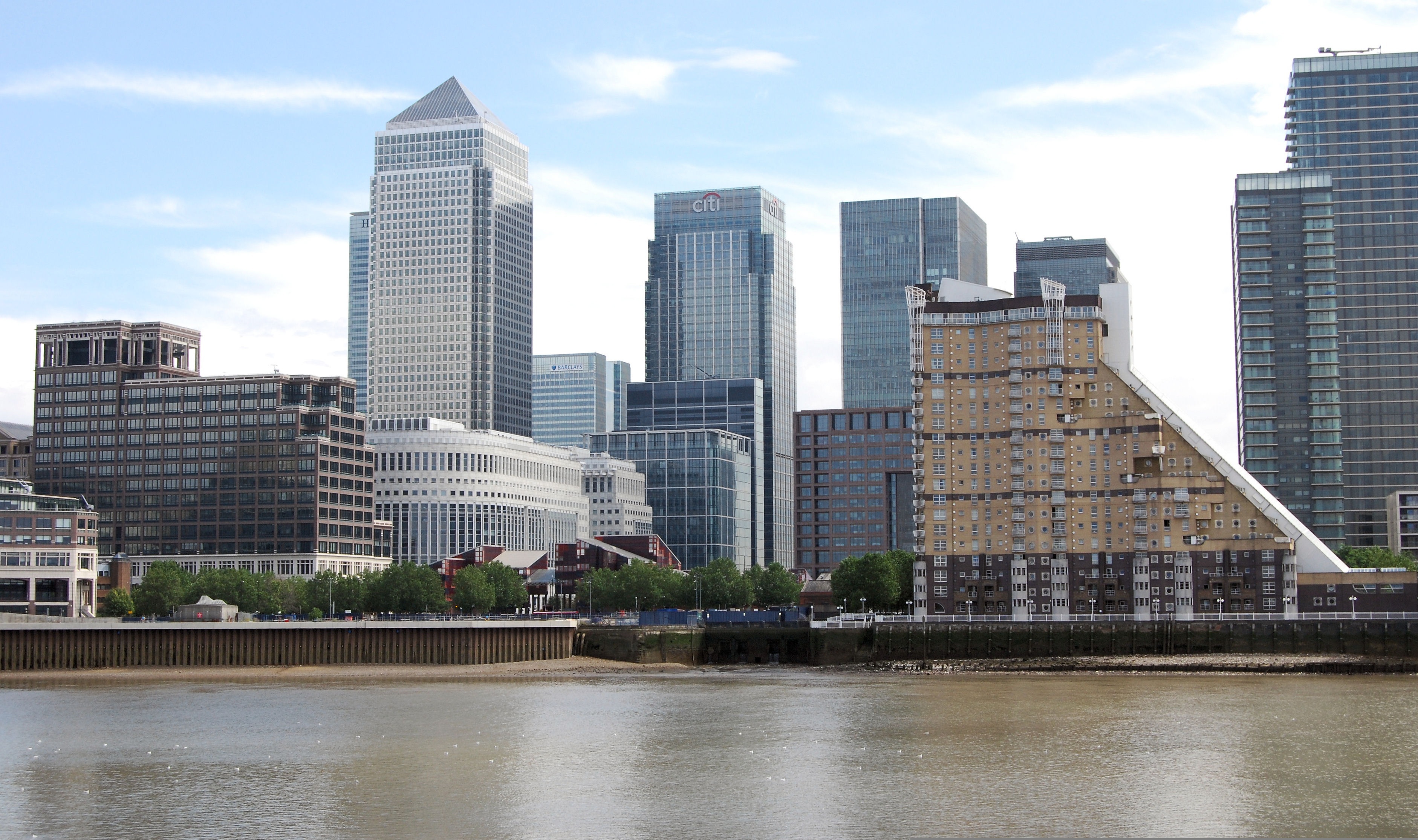 canary wharf best areas to live in London